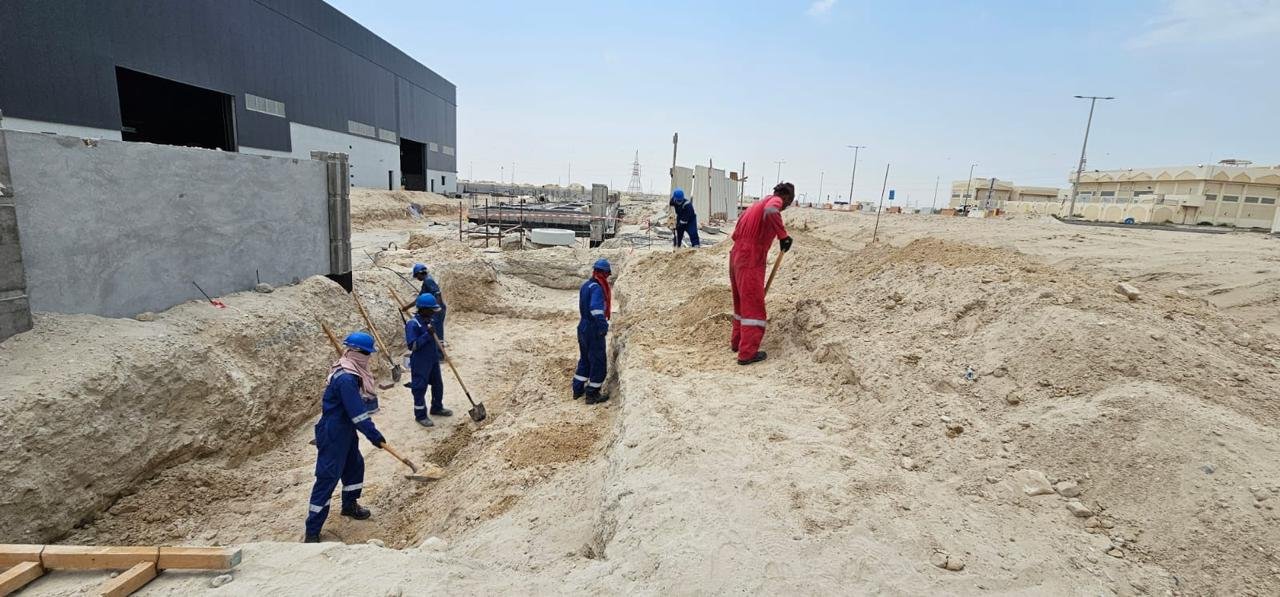 Our expert construction crews are trained to handle large-scale projects, from initial groundwork to final structural completion.
